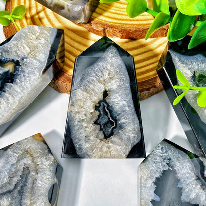 Black Sardonyx Agate Point