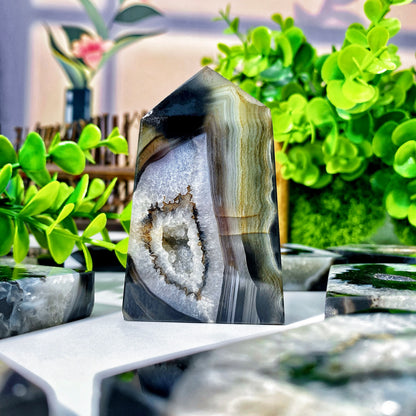 Black Sardonyx Agate Point