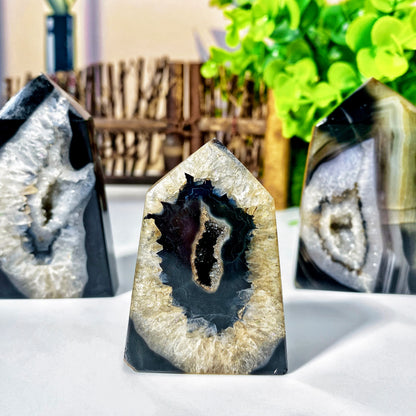 Black Sardonyx Agate Point